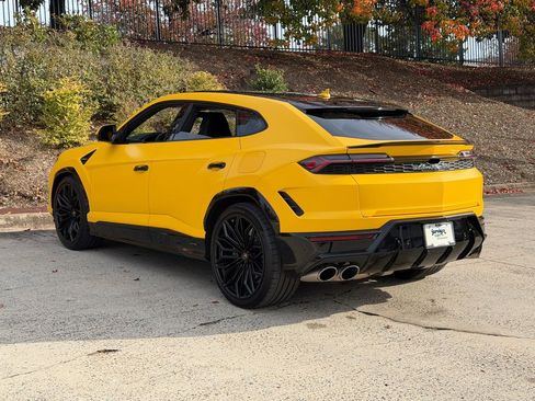Used 2025 Lamborghini Urus SE image 5