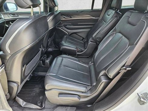 Used 2023 Jeep Grand Cherokee L Overland w/ Luxury Tech Group IV image 15