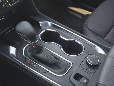 Used 2023 Chevrolet Traverse High Country image 21