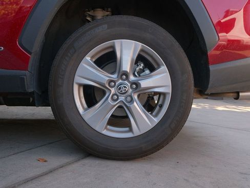 Used 2022 Toyota RAV4 XLE image 39