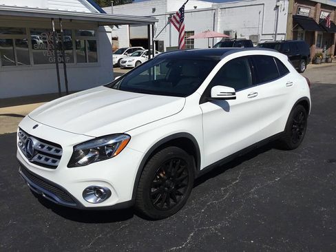 Used 2019 Mercedes-Benz GLA 250 4MATIC w/ Premium Package image 3