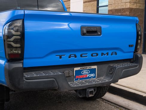 Used 2021 Toyota Tacoma TRD Off-Road image 20