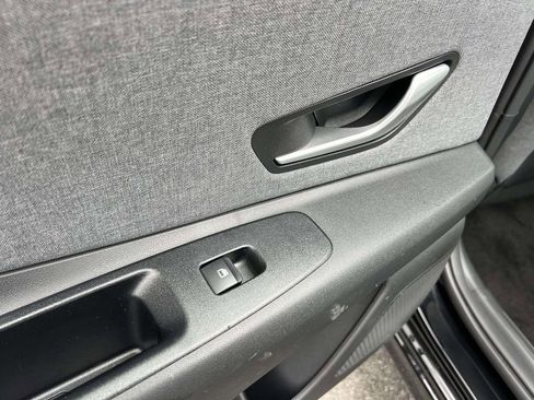 Used 2022 Hyundai Elantra Limited image 17