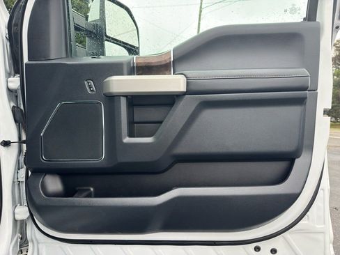 Used 2022 Ford F250 Lariat image 27