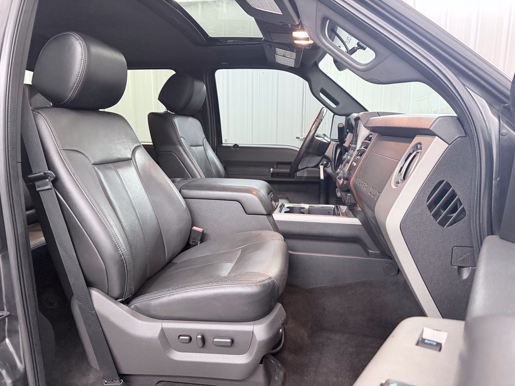 Used 2016 Ford F250 Lariat w/ Lariat Ultimate Package AWD/4WD image 43