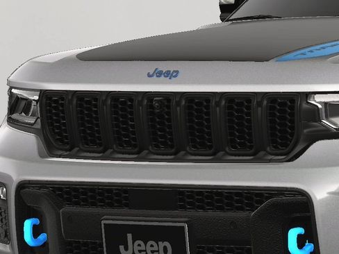 New 2024 Jeep Grand Cherokee Trailhawk w/ Advanced Protech Group II AWD/4WD image 15