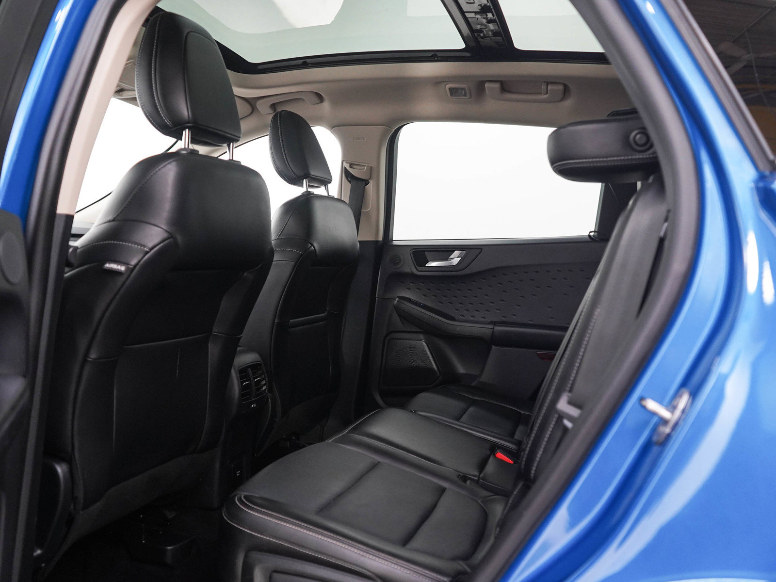 Used 2020 Ford Escape Titanium AWD/4WD image 17