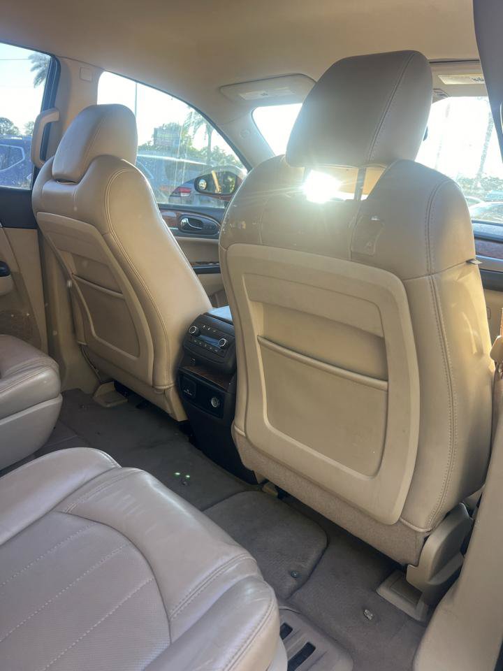 Used 2011 Buick Enclave CXL FWD image 7