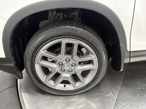 Used 2023 Honda Passport EX-L image 9
