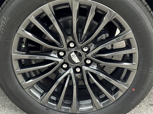 New 2026 Cadillac Escalade ESV Platinum Sport w/ LPO, Floor Liner Package AWD/4WD image 13