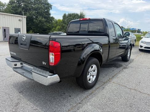 Used 2011 Nissan Frontier SV w/ SV Premium Utility Pkg RWD image 7