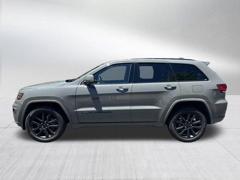Used 2021 Jeep Grand Cherokee Laredo X AWD/4WD image 9