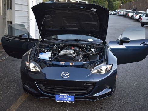 Used 2022 MAZDA MX-5 Miata Club w/ Interior Package image 20