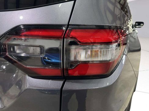 Used 2025 Honda Pilot EX-L image 13