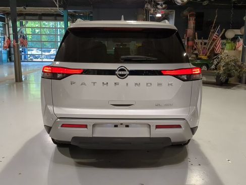 Used 2025 Nissan Pathfinder SL AWD/4WD image 7