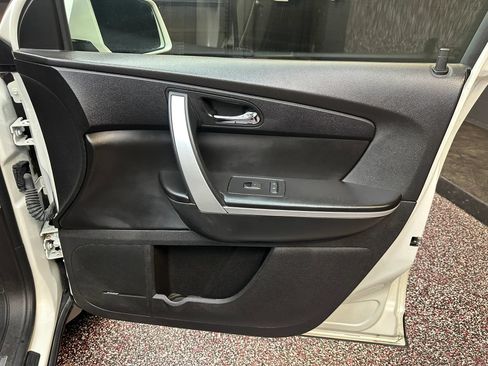 Used 2012 GMC Acadia SLT AWD/4WD image 32