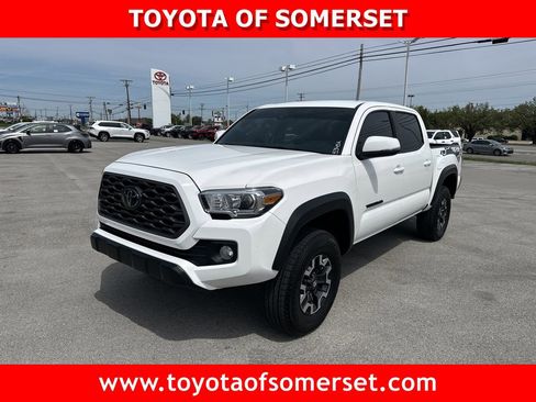 Certified 2022 Toyota Tacoma TRD Off-Road AWD/4WD image 1