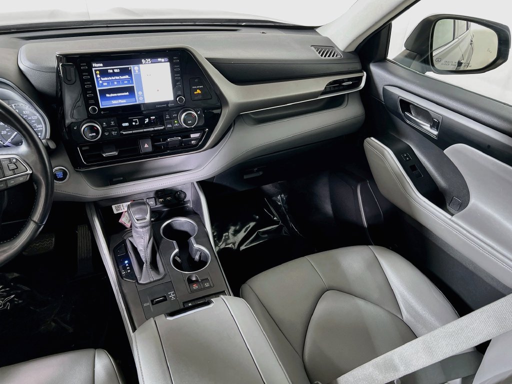 Certified 2020 Toyota Highlander XLE FWD image 20