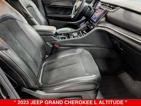 Used 2023 Jeep Grand Cherokee L Laredo AWD/4WD image 35