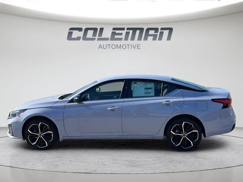 New 2025 Nissan Altima 2.5 SR AWD/4WD image 8