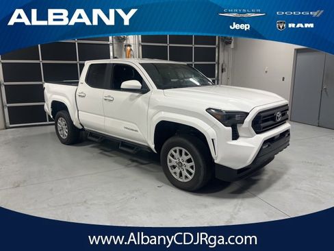 Used 2024 Toyota Tacoma SR5 image 1