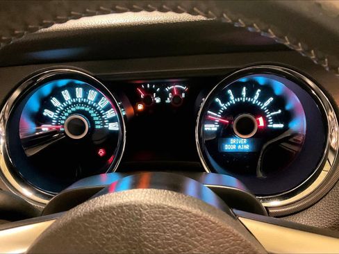 Used 2013 Ford Mustang Coupe image 23