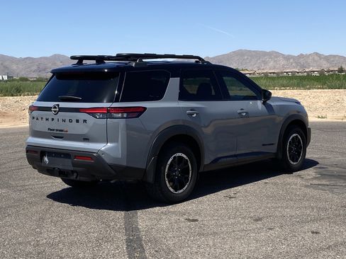 Used 2024 Nissan Pathfinder Rock Creek image 3