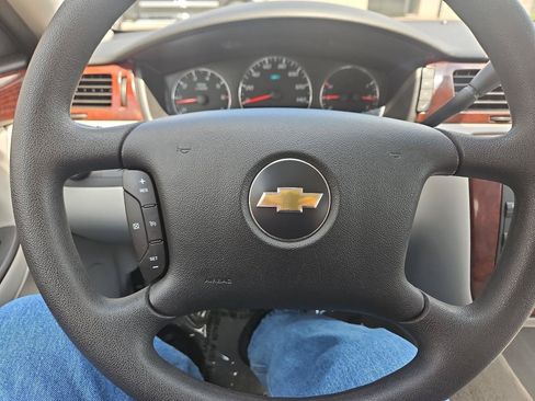 Used 2006 Chevrolet Impala LT FWD image 17