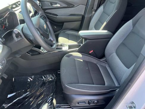 Used 2023 Chevrolet TrailBlazer LT FWD image 14