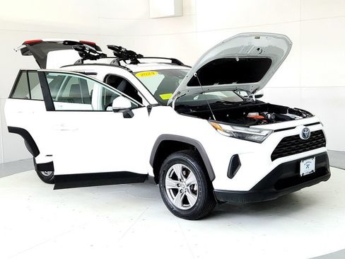 Used 2024 Toyota RAV4 XLE AWD/4WD image 12