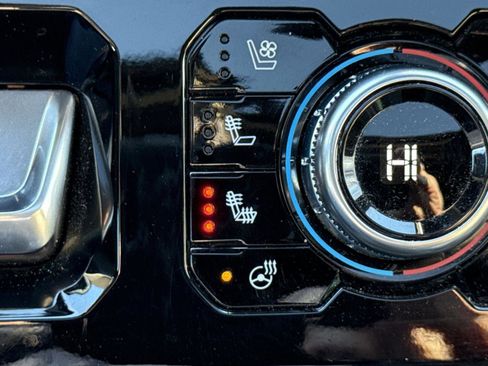 Used 2024 GMC Sierra 1500 Denali image 19