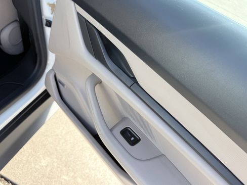 Used 2022 Porsche Taycan image 42