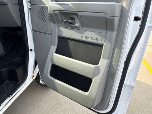 Used 2018 Ford E-350 and Econoline 350 Super Duty w/ Power Windows & Locks Group RWD image 23