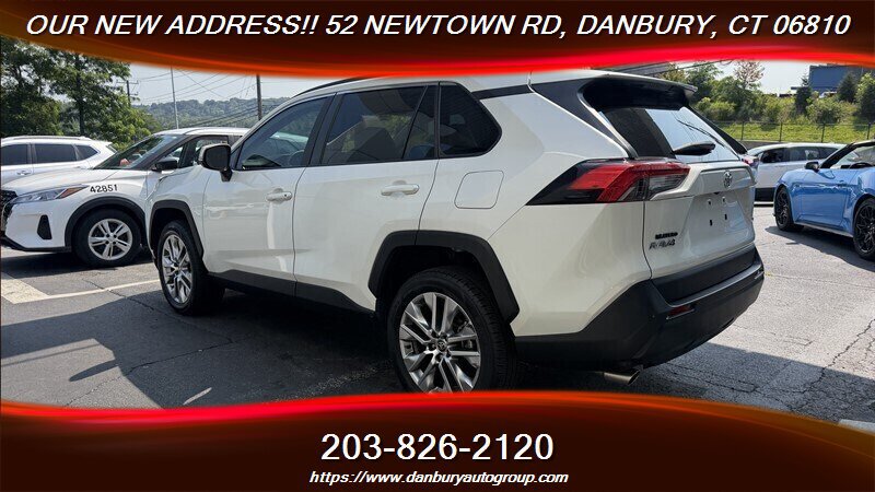 Used 2022 Toyota RAV4 XLE Premium FWD image 3