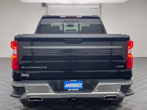 Used 2023 Chevrolet Silverado 1500 LTZ w/ LTZ Convenience Package II AWD/4WD image 9