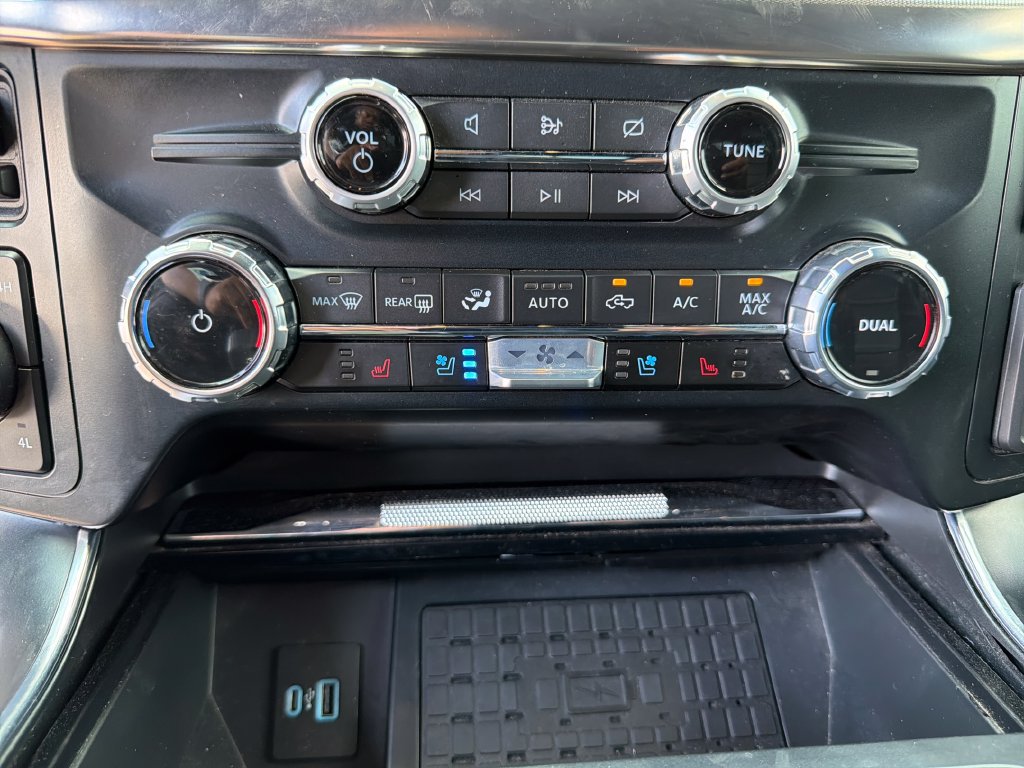 Certified 2023 Ford F150 Raptor w/ Raptor Carbon Fiber Package AWD/4WD image 23