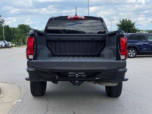 Used 2023 Chevrolet Colorado LT AWD/4WD image 7