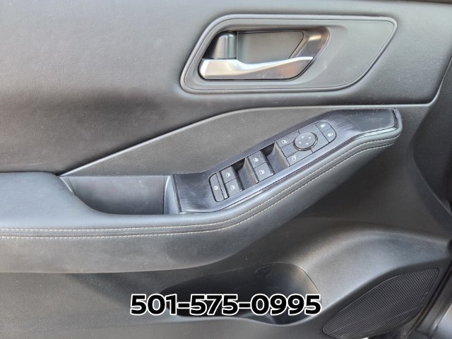 Used 2025 Nissan Rogue SV FWD image 33