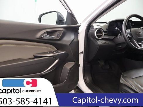 Used 2024 Chevrolet Trax ACTIV w/ Sunroof Package FWD image 10