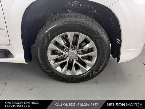 Used 2018 Lexus GX 460 Luxury w/ Preferred Accessory Package AWD/4WD image 13