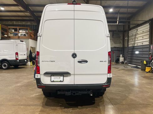 Used 2024 Mercedes-Benz Sprinter 3500 image 6