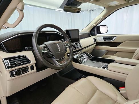 Used 2019 Lincoln Navigator Reserve w/ Cargo Package AWD/4WD image 10