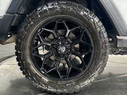 Used 2019 Jeep Wrangler Sport AWD/4WD image 18