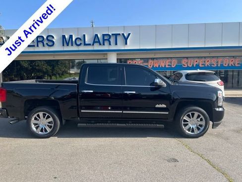 Used 2017 Chevrolet Silverado 1500 High Country RWD image 3