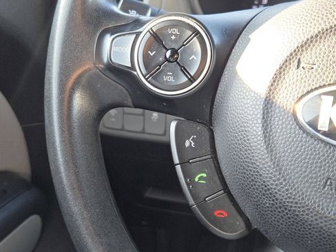 Used 2015 Kia Soul image 23