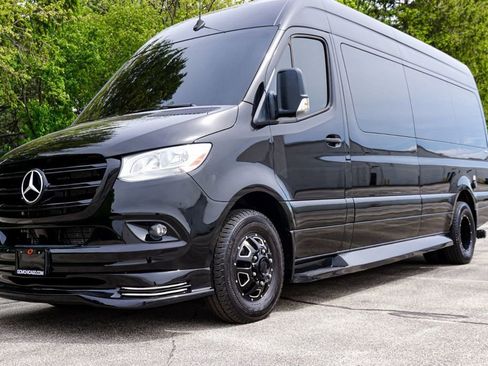 Used 2021 Mercedes-Benz Sprinter 3500 image 3