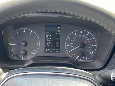 Used 2025 Toyota Corolla Cross LE FWD image 35