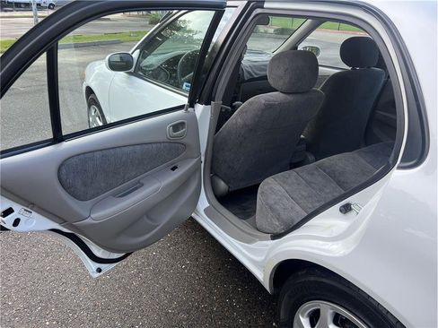 Used 1999 Toyota Corolla LE image 10