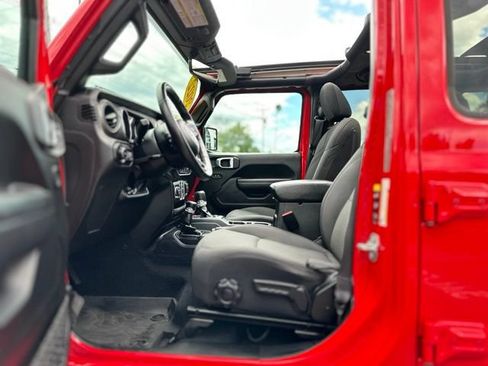 Used 2022 Jeep Wrangler Unlimited Sport w/ Sun And Sound Package AWD/4WD image 10