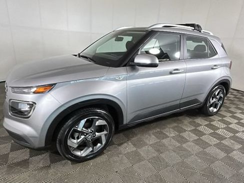 Certified 2023 Hyundai Venue SEL FWD image 6